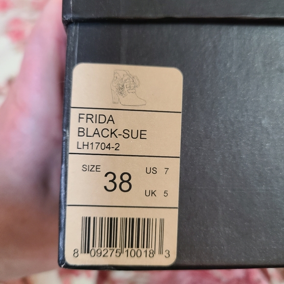 Suede 7 embroidered booties ankle boots black lace up size 7 - Picture 12 of 14